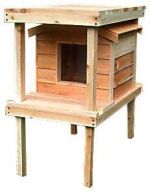 SMALL INSULATED CEDAR OUTDOOR CAT HOUSE WITH PLATFORM 